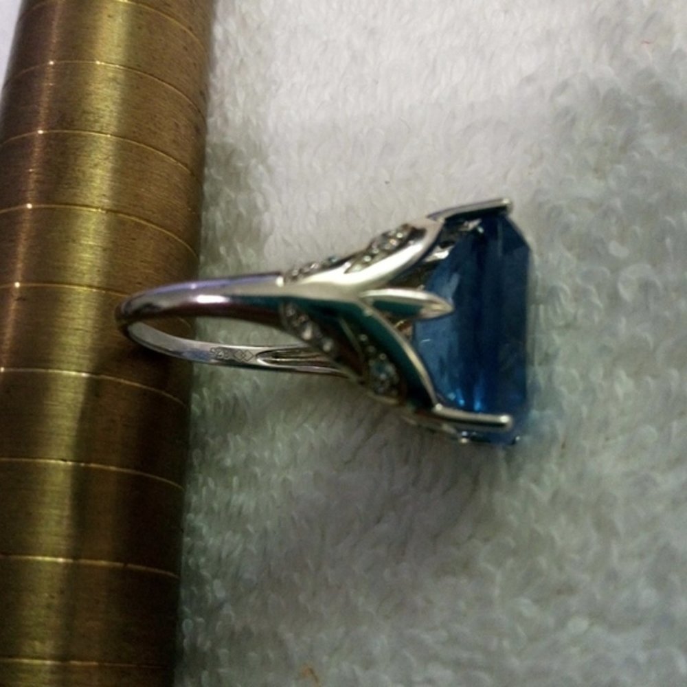Sterling Silver CZ setting Large Light Blue Stone Ring Fancy Size 9 Cocktail - Picture 9 of 12